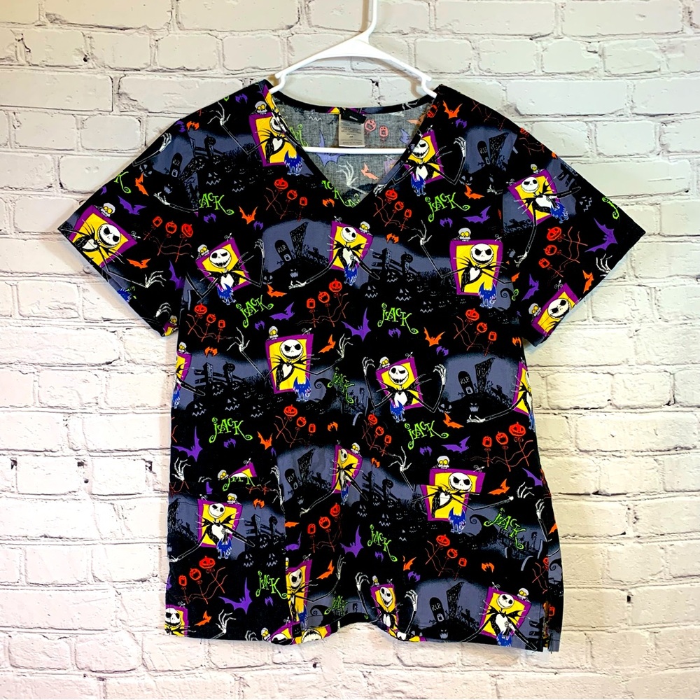 Night Before Halloween Disney Scrubs Top Size Medium
